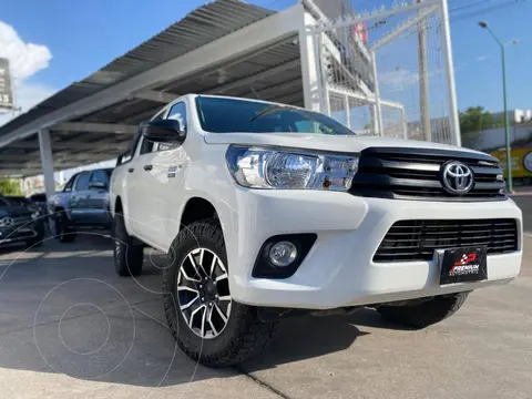 Toyota Hilux Cabina Doble Diesel usado (2022) color Blanco precio $548,000