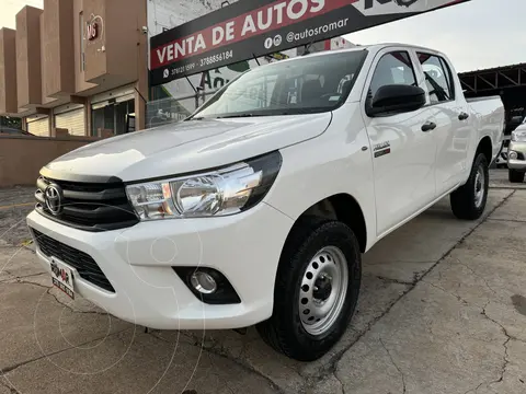 Toyota Hilux Cabina Doble Diesel usado (2022) color Blanco financiado en mensualidades(enganche $140,000 mensualidades desde $11,600)