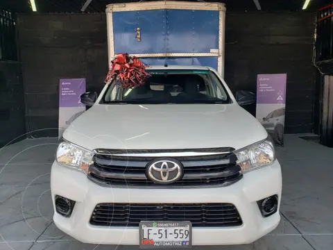 Toyota Hilux Cabina Sencilla usado (2016) color Blanco precio $299,000