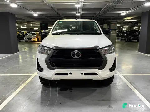 Toyota Hilux Cabina Doble Base usado (2023) color Blanco precio $479,000