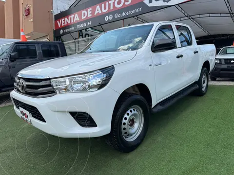 Toyota Hilux Cabina Doble Base usado (2019) color Blanco financiado en mensualidades(enganche $145,000 mensualidades desde $10,373)