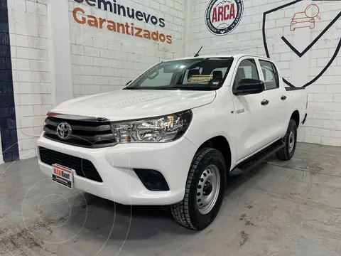 Toyota Hilux Cabina Doble Base usado (2024) color Blanco precio $430,000