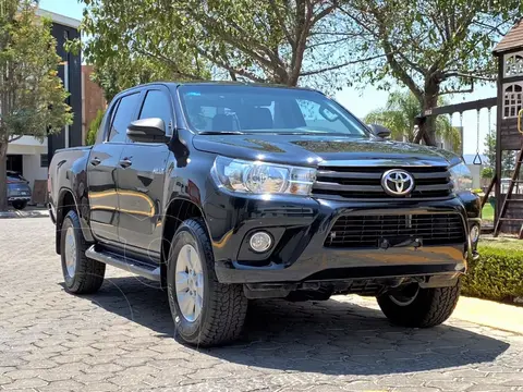 Toyota Hilux Cabina Doble SR usado (2020) color Negro financiado en mensualidades(enganche $85,600)