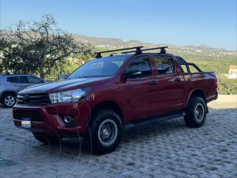 Toyota Hilux Cabina Doble Base usado (2017) color Rojo precio $315,000