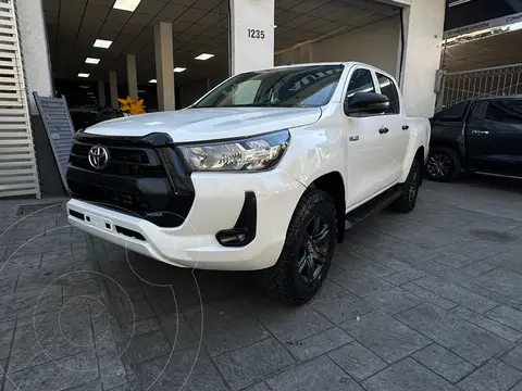 Toyota Hilux Cabina Doble SR usado (2021) color Blanco precio $444,900