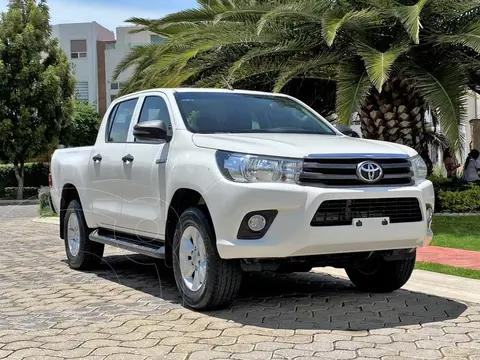 Toyota Hilux Cabina Doble SR usado (2020) color Blanco financiado en mensualidades(enganche $81,600)