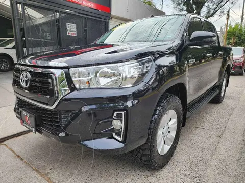 Toyota Hilux Cabina Doble SR usado (2020) color Negro financiado en mensualidades(enganche $136,493 mensualidades desde $8,486)