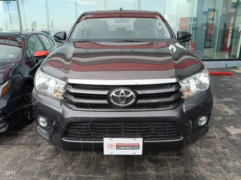 Toyota Hilux Cabina Doble SR usado (2020) color Gris precio $438,000
