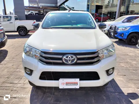 Toyota Hilux Cabina Doble SR usado (2020) color Blanco precio $383,000