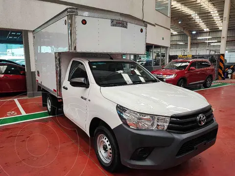 Toyota Hilux Chasis Cabina usado (2022) color Blanco financiado en mensualidades(enganche $120,000 mensualidades desde $8,850)