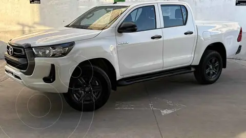 Toyota Hilux Cabina Doble SR usado (2022) color Blanco precio $435,000