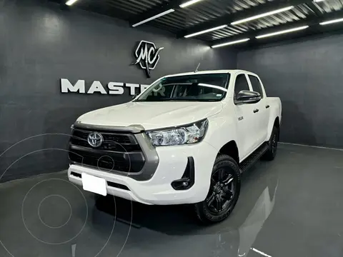 Toyota Hilux Cabina Doble SR usado (2022) color Blanco precio $489,000