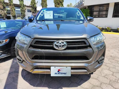 Toyota Hilux Cabina Doble SR usado (2023) color Gris Oscuro precio $433,000