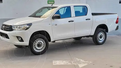 Toyota Hilux Cabina Doble Diesel usado (2022) color Blanco precio $539,000