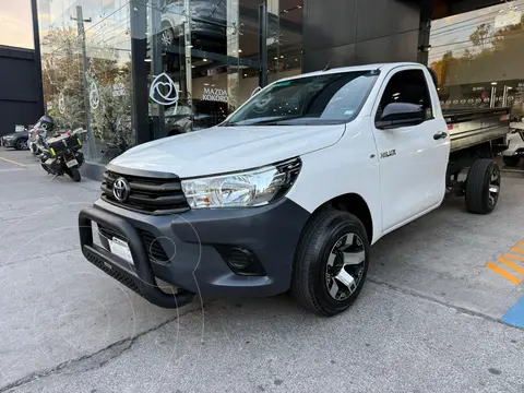 Toyota Hilux Chasis Cabina usado (2022) color Blanco precio $389,000