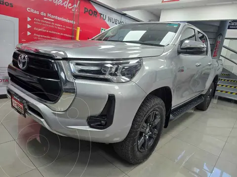 Toyota Hilux Cabina Doble Diesel Aut usado (2021) color Plata financiado en mensualidades(enganche $128,700 mensualidades desde $12,696)