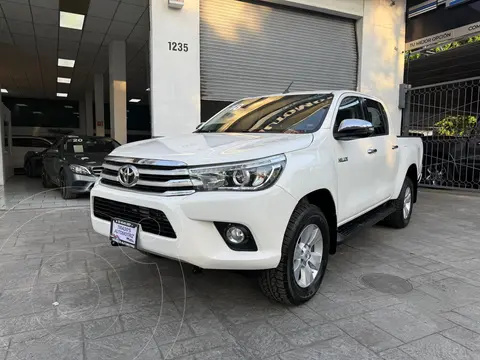 Toyota Hilux Cabina Doble Diesel 4X4 Aut usado (2018) color Blanco precio $499,900