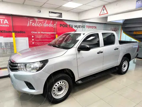 Toyota Hilux Cabina Doble Base usado (2024) color Plata precio $445,000