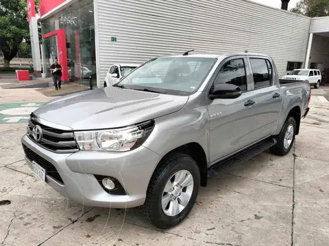 Toyota Hilux Cabina Doble SR usado (2019) color Plata precio $399,000