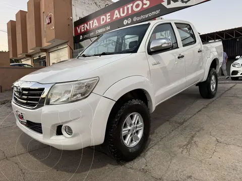 Toyota Hilux Cabina Doble SR usado (2014) color Blanco precio $279,999