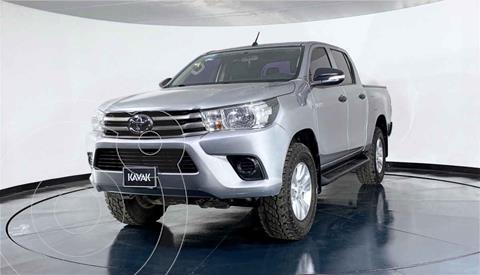 foto Toyota Hilux Cabina Doble SR usado (2016) color Plata precio $337,999