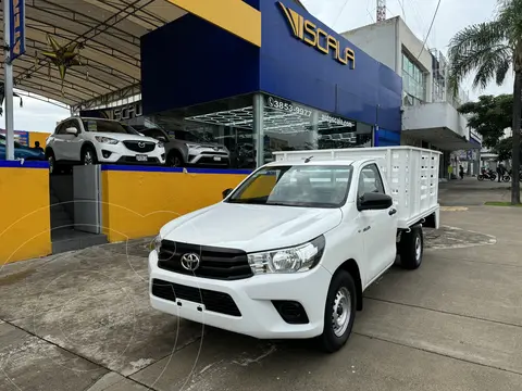 Toyota Hilux Chasis Cabina usado (2017) color Blanco precio $339,600