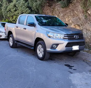 Toyota Hilux Cabina Doble SR usado (2018) color Gris precio $370,000