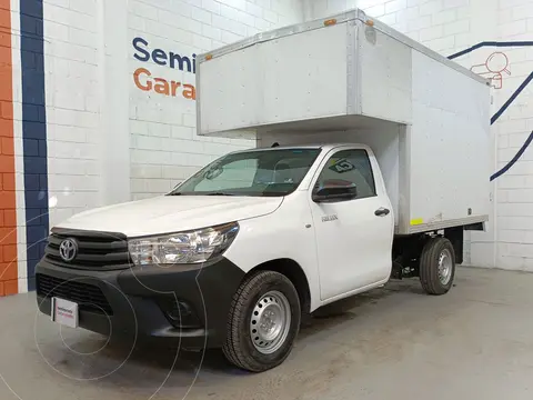Toyota Hilux Chasis Cabina usado (2021) color Blanco precio $370,000