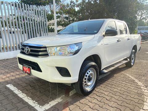 Toyota Hilux Cabina Doble Base usado (2021) color Blanco financiado en mensualidades(enganche $60,000)