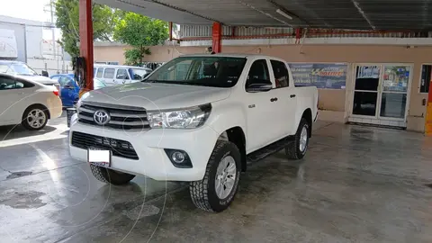 Toyota Hilux Cabina Doble SR usado (2019) color Blanco precio $383,000