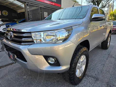 Toyota Hilux Cabina Doble SR usado (2019) color Plata financiado en mensualidades(enganche $130,143 mensualidades desde $8,091)