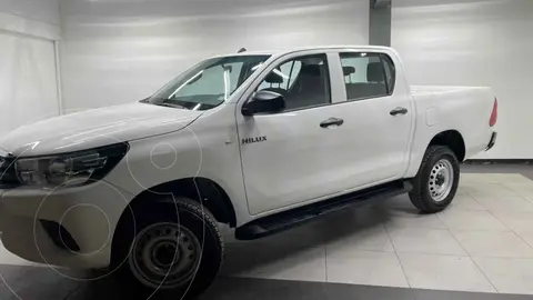 Toyota Hilux Cabina Doble Base usado (2025) color Blanco precio $523,165