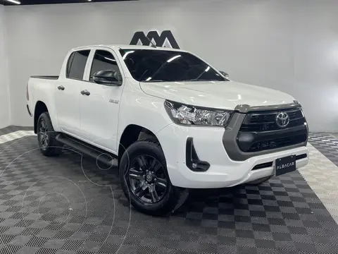 Toyota Hilux Cabina Doble SR usado (2022) color Blanco precio $489,900