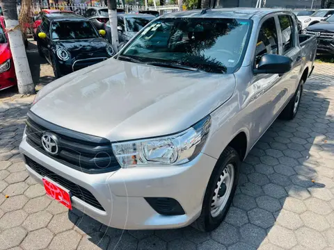 Toyota Hilux Cabina Doble Diesel 4X4 usado (2019) color Plata precio $377,000