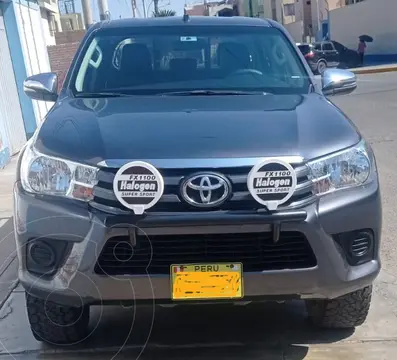 Toyota Hilux 2.7L Tdi 4x4 CD 2TR usado (2018) color Gris Oscuro precio u$s28,500