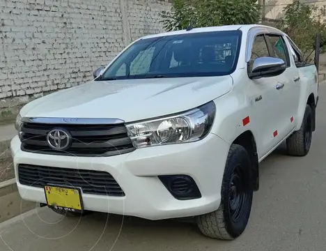 Toyota Hilux 4x4 C-D GX diesel usado (2018) color Blanco precio u$s22,700