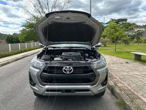 Toyota Hilux 2.4L TDi 4x4 CD usado (2023) color Gris precio u$s20,500