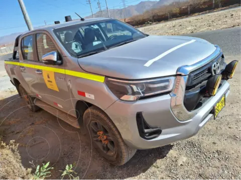 Toyota Hilux 3.0L TD 4x4 C-D SRV usado (2023) color Plata precio u$s30,220
