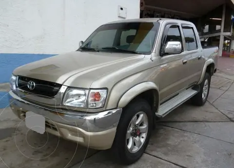 Toyota Hilux Doble Cabina 4x4 usado (2005) color Gris precio u$s6.000