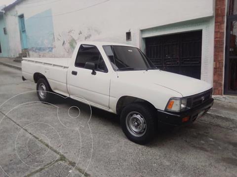 foto Toyota Hilux Cabina Sencilla Pick-up 4x2 L4,2.4,8v A 1 3 usado (1996) color Blanco precio Bs.3.500