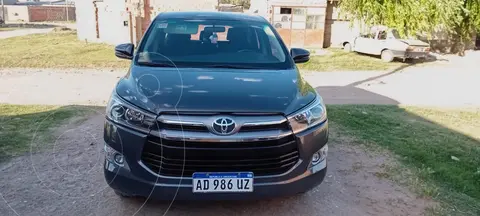 Toyota Innova SRV 2.7 Aut 8 Pas usado (2019) color Gris Oscuro precio u$s30.000