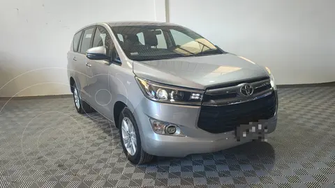 Toyota Innova SRV 2.7 Aut 8 Pas usado (2019) color Gris Oscuro precio $35.770.000