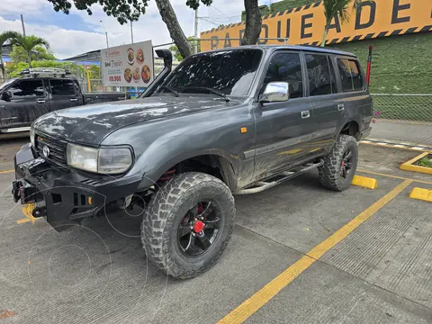 Toyota Land Cruiser  79 usado (1998) color Gris precio $82.000.000