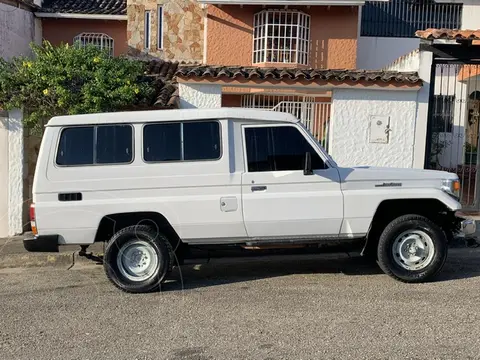 Toyota Land Cruiser 4x4 usado (1988) color Blanco precio u$s650