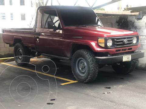 Toyota Pick-Up LX 4x4 usado (2007) color Rojo precio u$s18.000