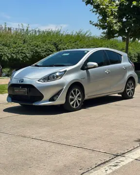 Toyota Prius C 1.5L Aut usado (2020) color Gris precio $12.990.000