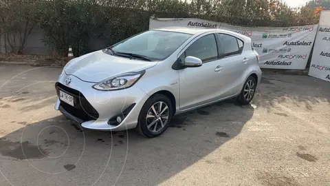 Toyota Prius C 1.5L Aut usado (2020) color Gris precio $13.990.000