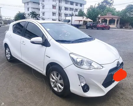 Toyota Prius C  1.5L Sport CVT usado (2017) color Blanco precio u$s13.000