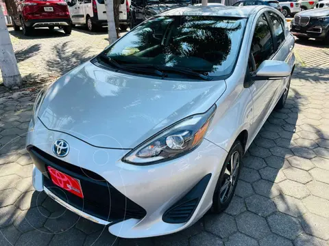 Toyota Prius C 1.5L usado (2021) color Plata financiado en mensualidades(enganche $82,506 mensualidades desde $7,328)