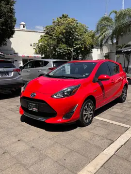 Toyota Prius C 1.5L usado (2021) color Rojo precio $330,000